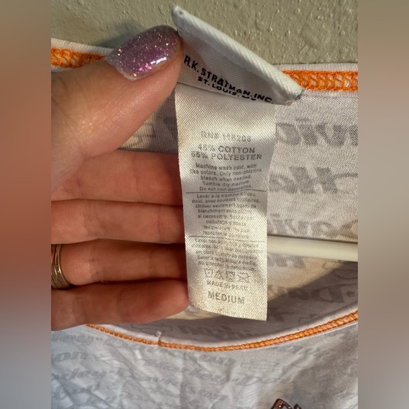 🔴Harley-Davidson White and Orange Long Sleeve Blouse - Picture 3 of 5